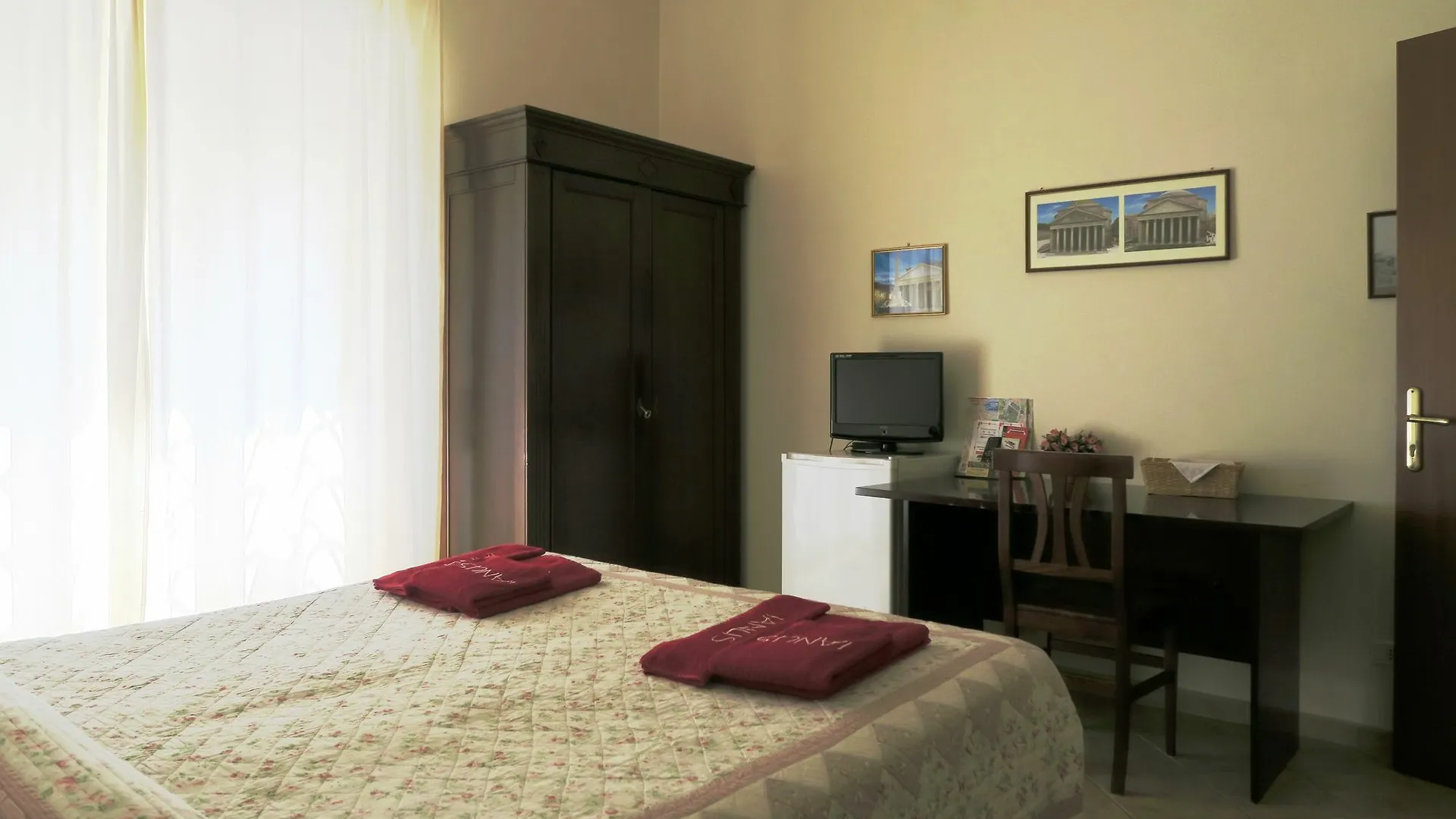 Ianus Guest House Рим